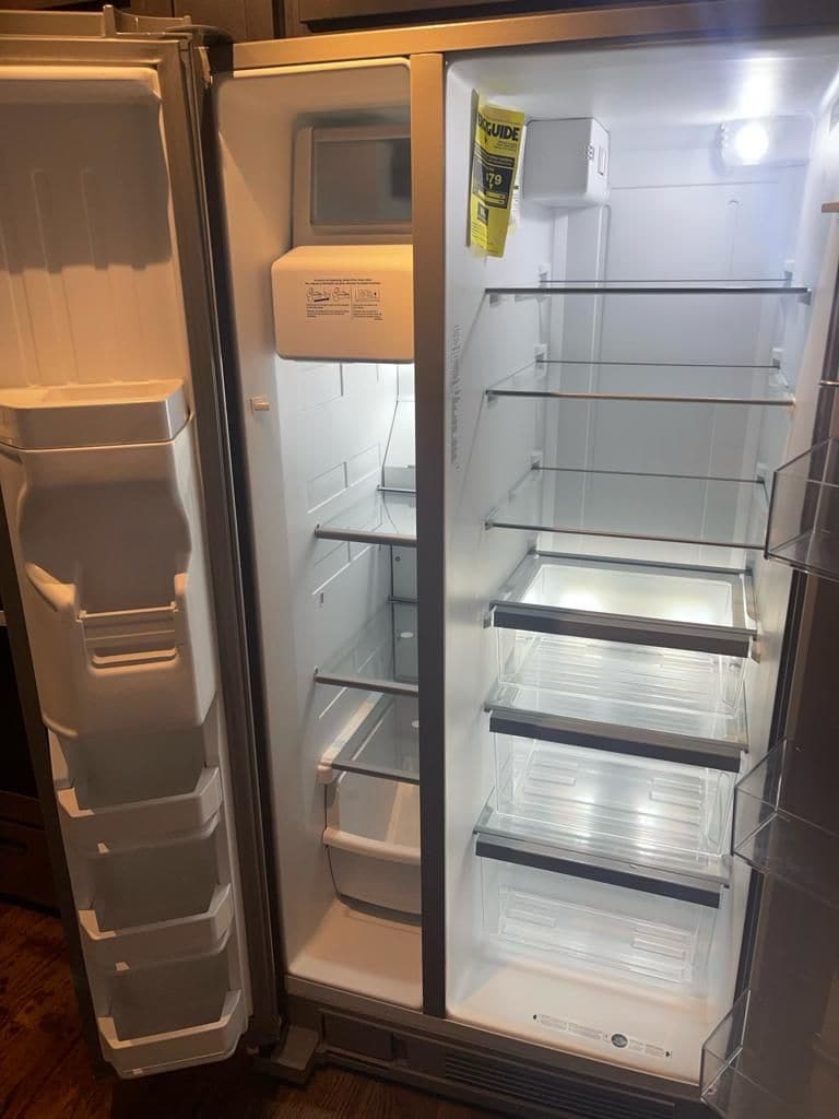 a refrigerator after cleaning by Magic Cleaning