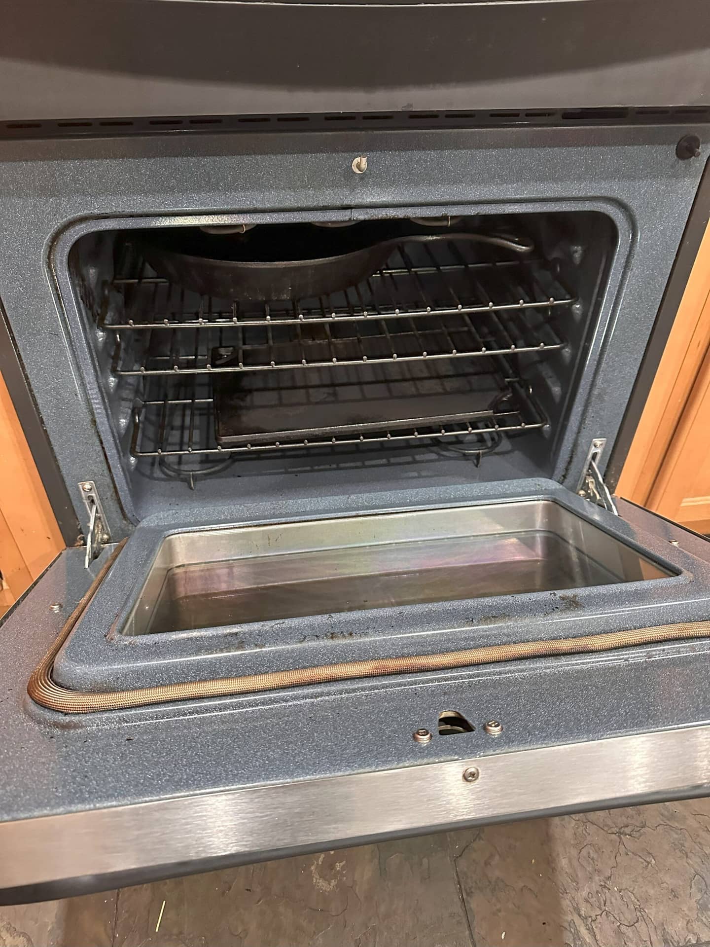 an oven after cleaning by Magic Cleaning