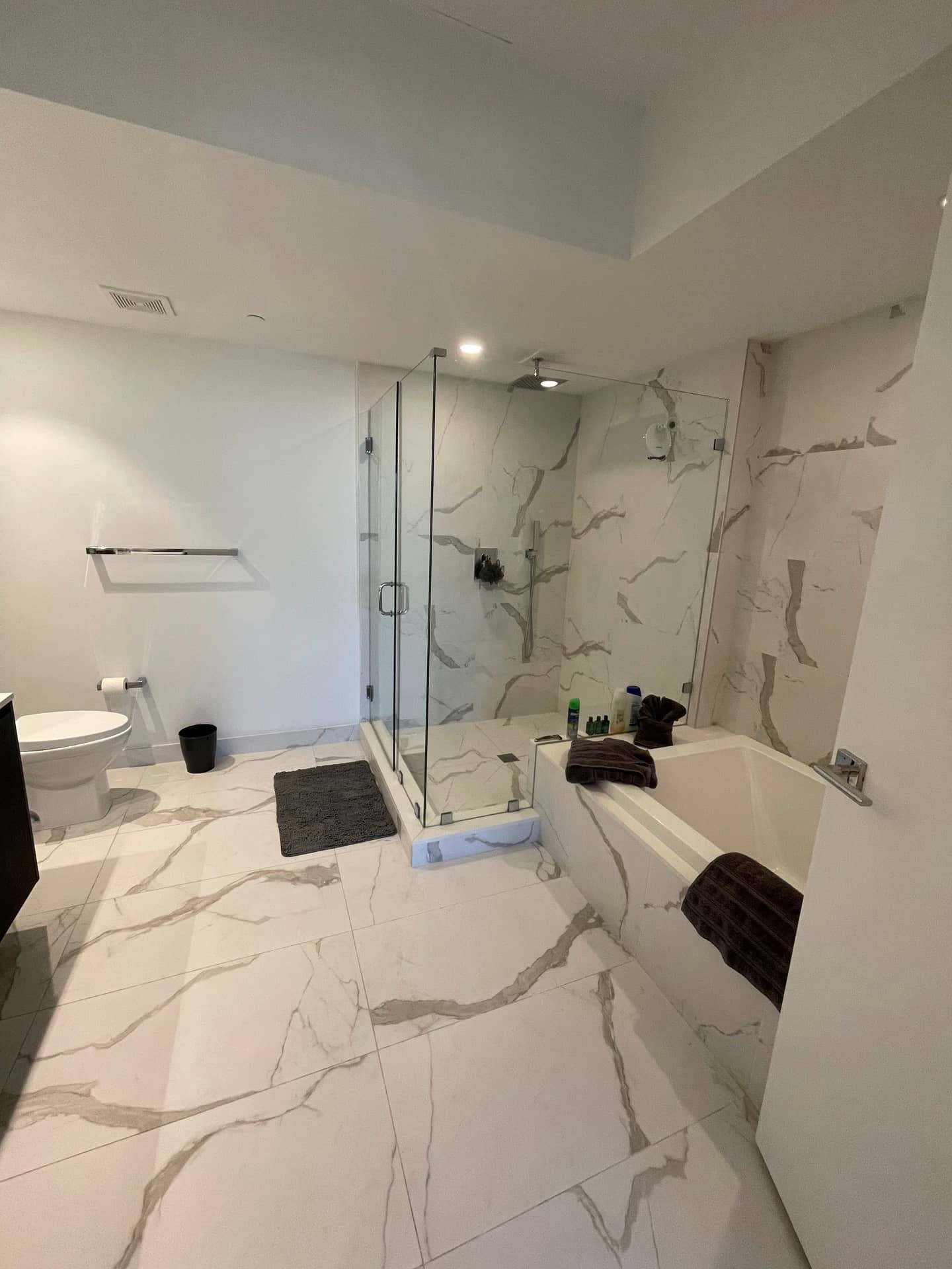A bathroom cleaned by Magic Cleaning